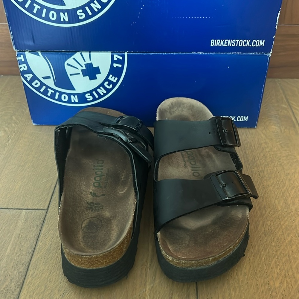 Arizona Platform Slide Sandal (Women) size 36